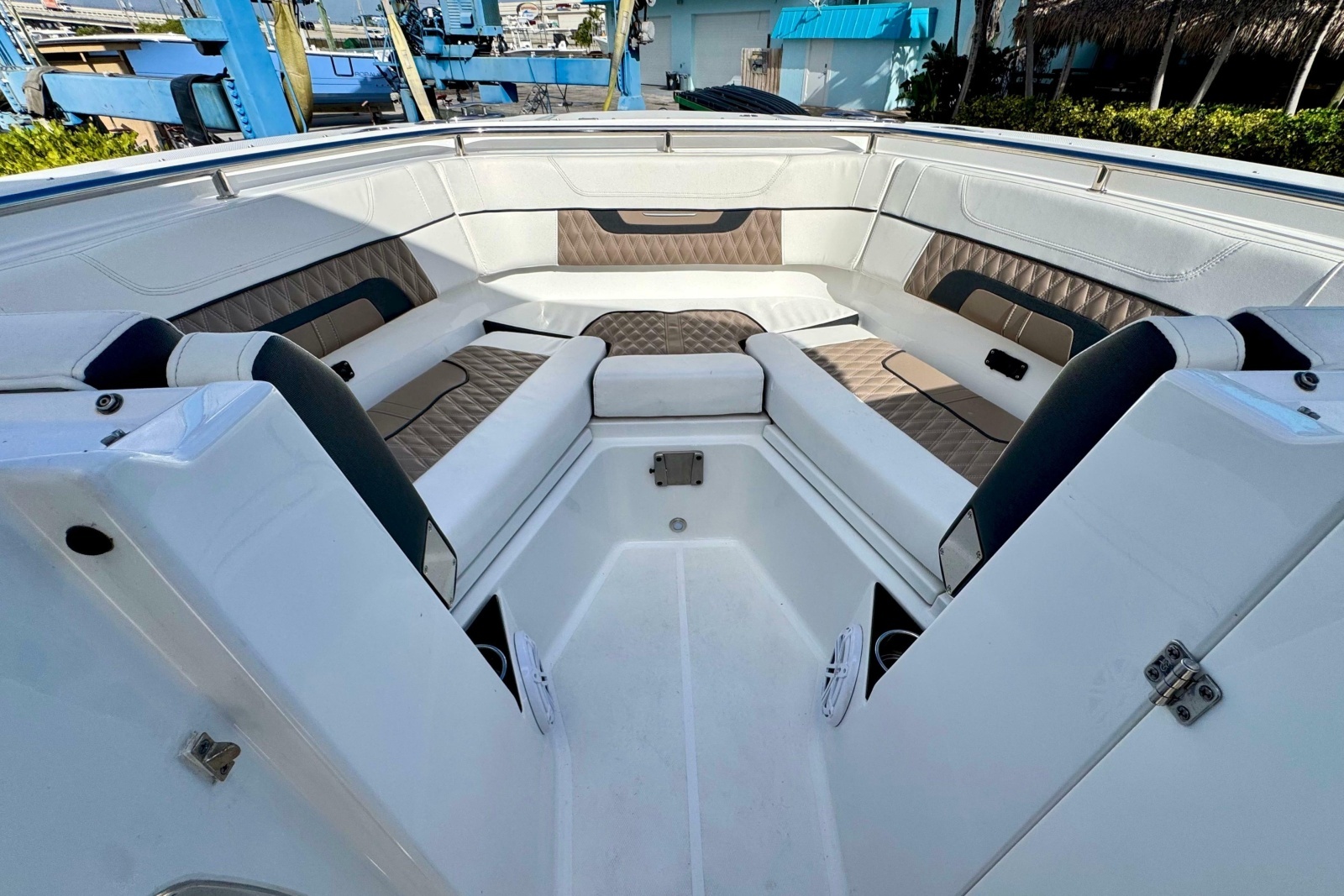 2023 Blackfin 272 DC