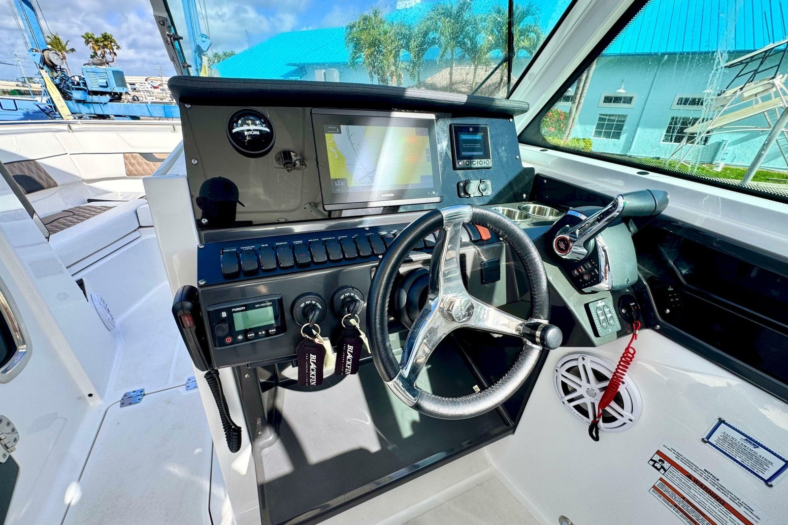 2023 Blackfin 272 DC