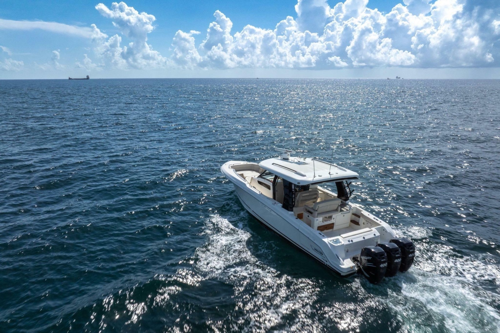 2023 Boston Whaler 350 Realm