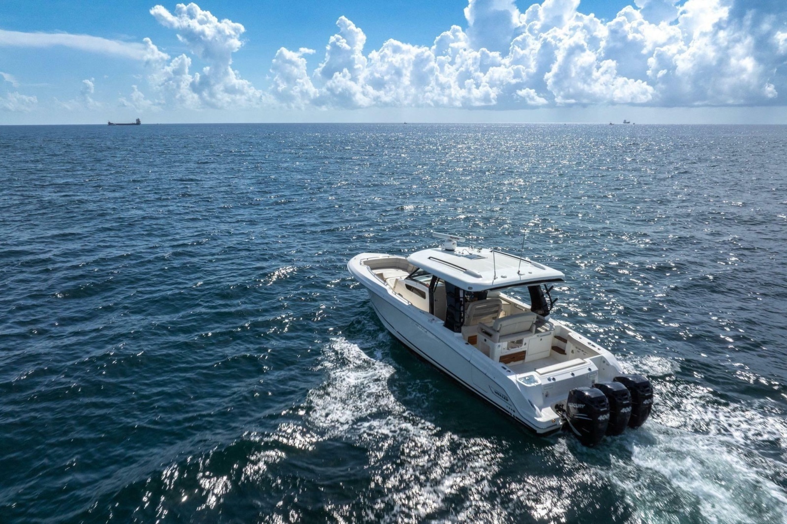 2023 Boston Whaler 350 Realm