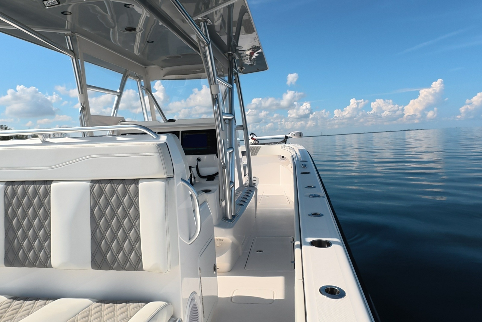 2023 Invincible 33 Catamaran