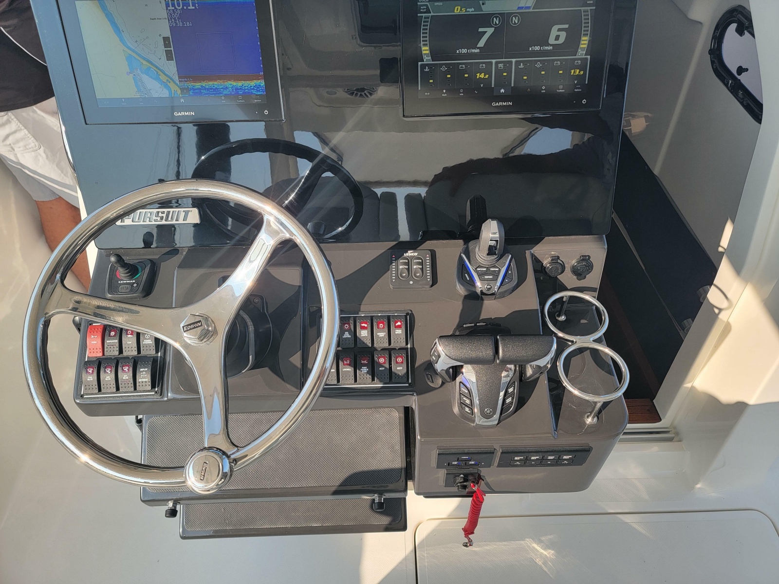 2023 Pursuit S 328 Sport