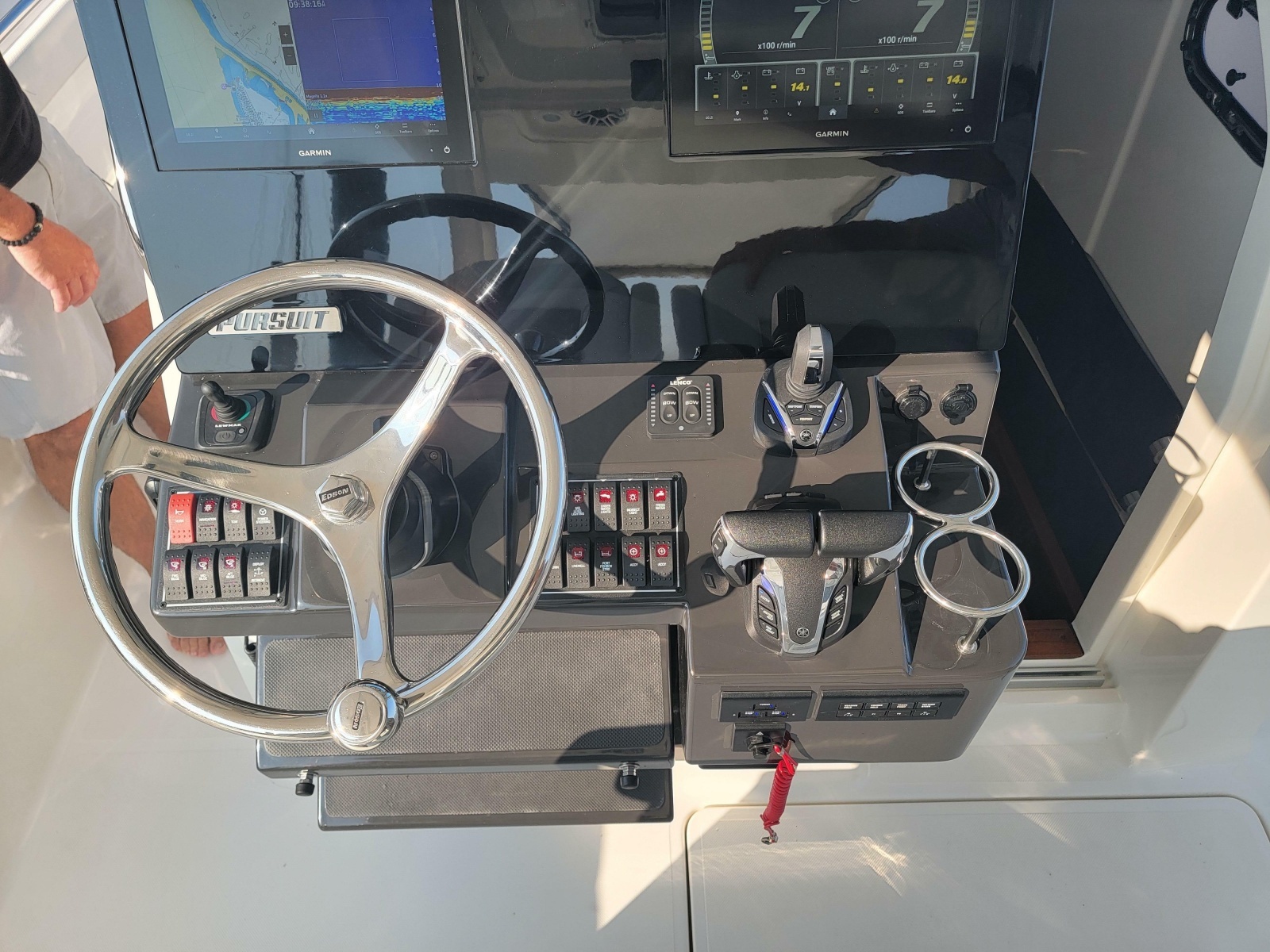 2023 Pursuit S 328 Sport