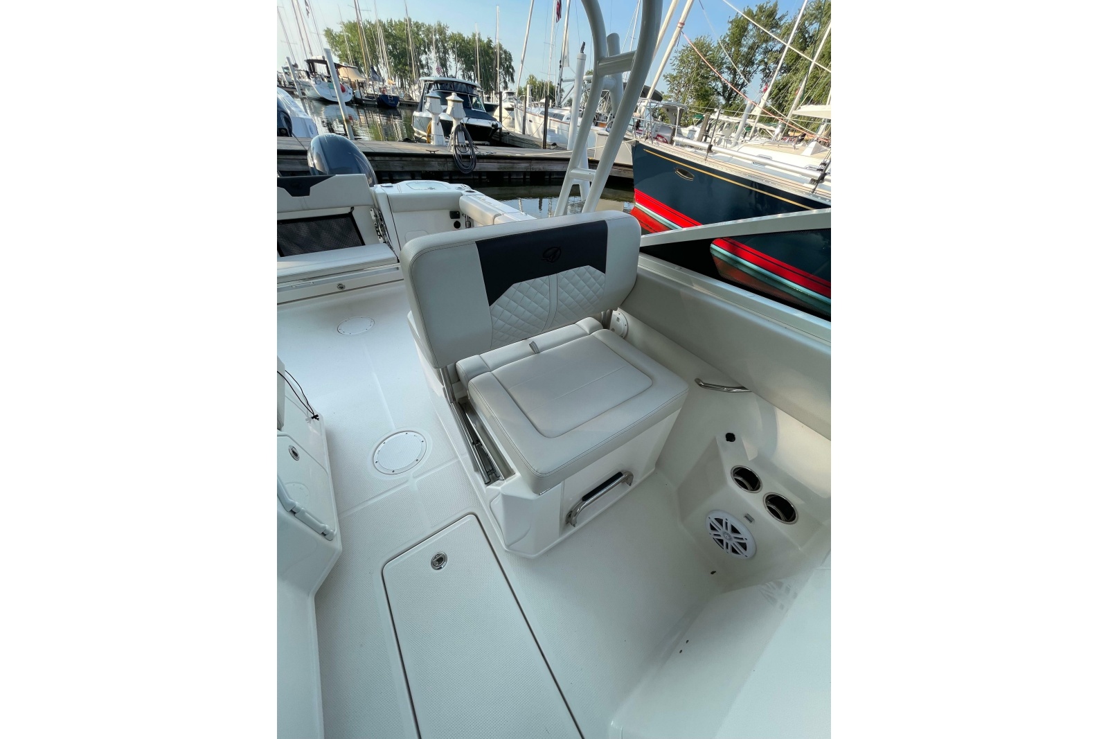 2023 Sailfish 276 DC