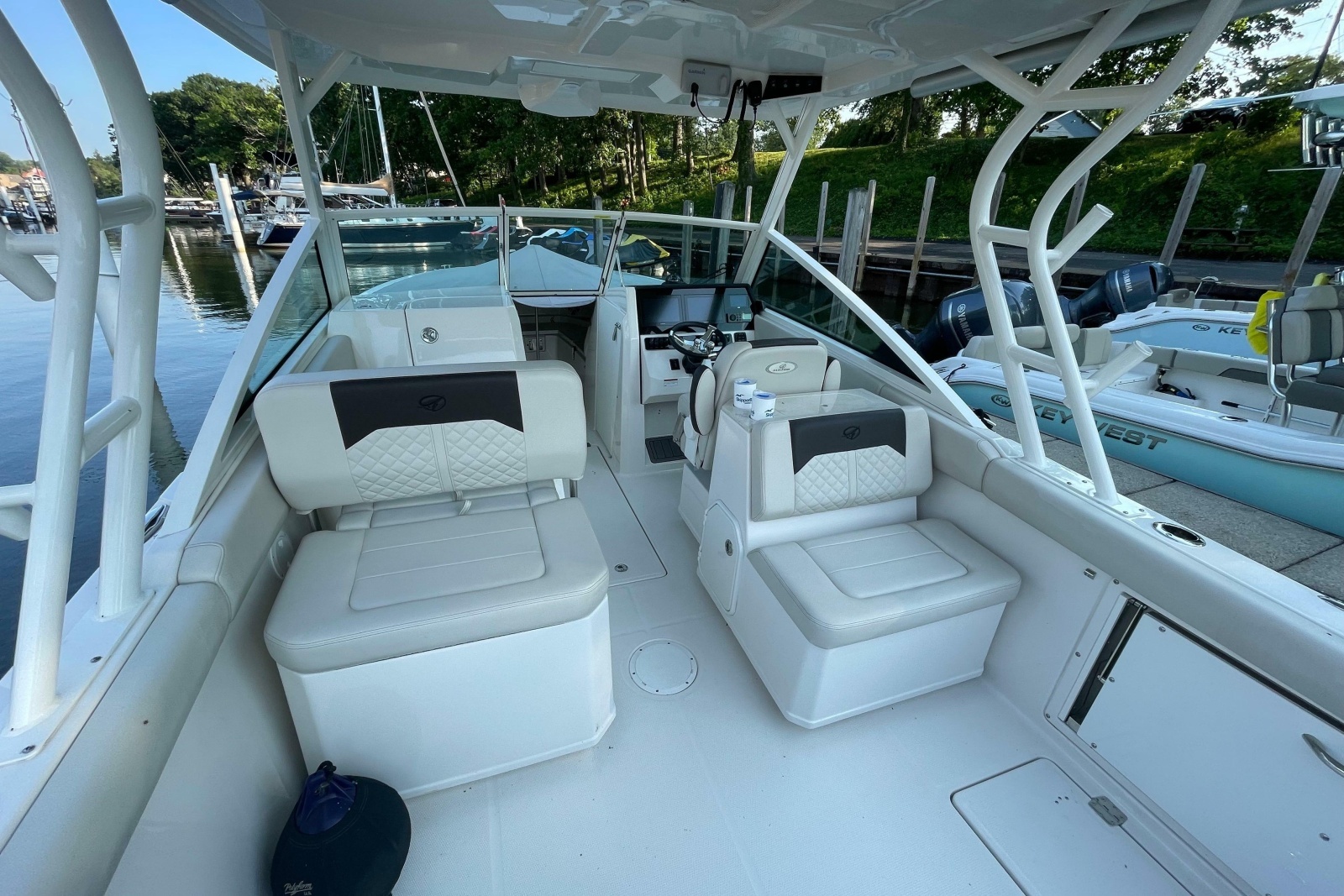 2023 Sailfish 276 DC