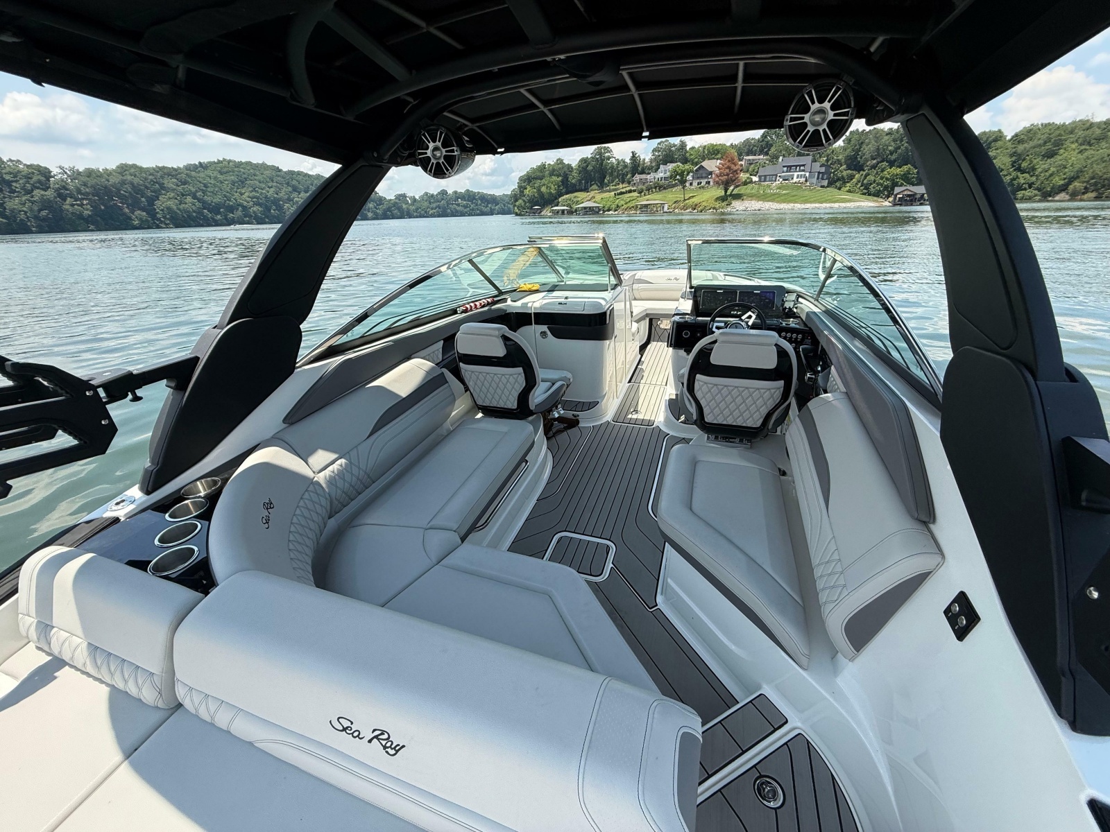 2023 Sea Ray SLX 260 Surf