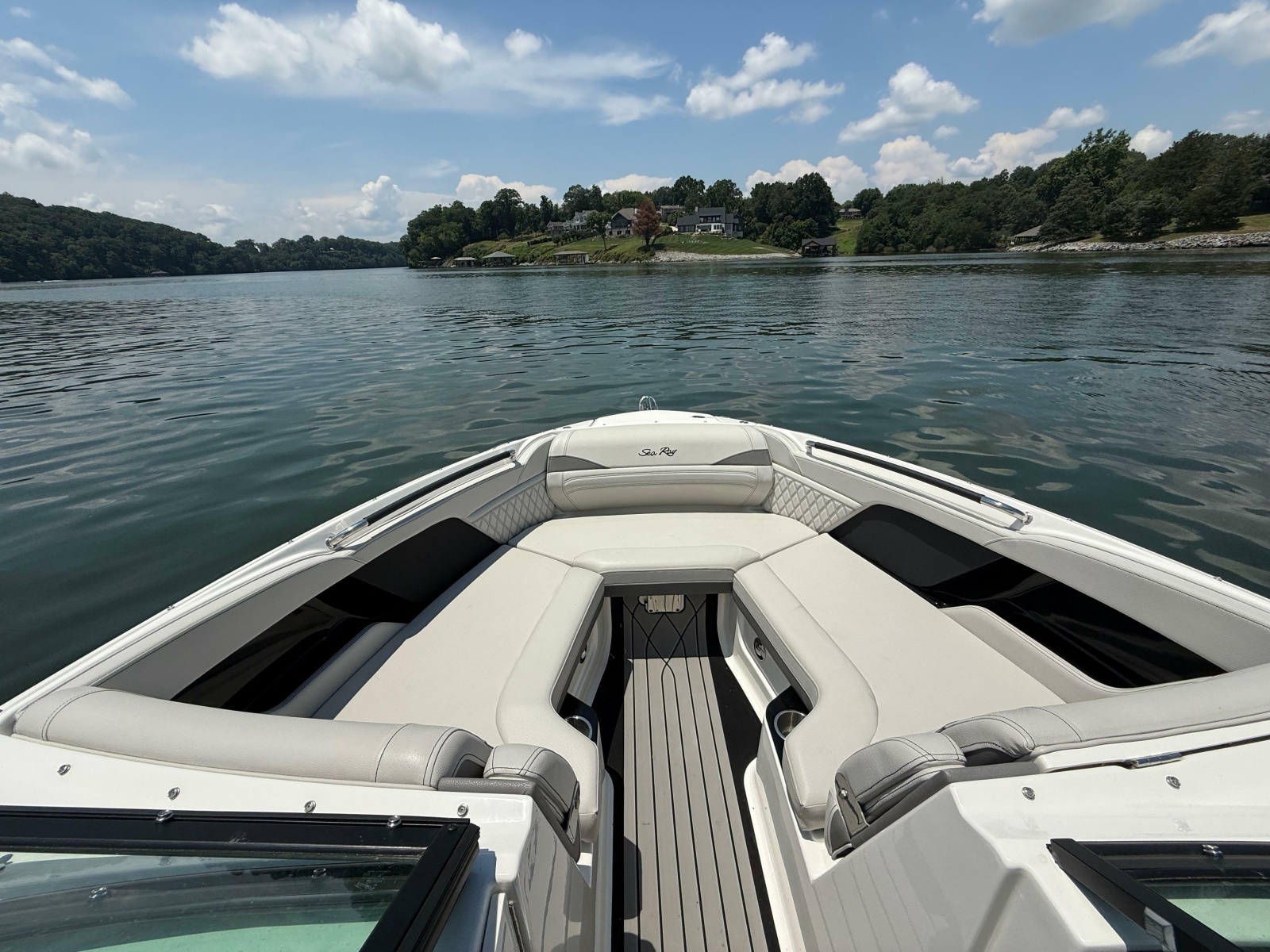 2023 Sea Ray SLX 260 Surf