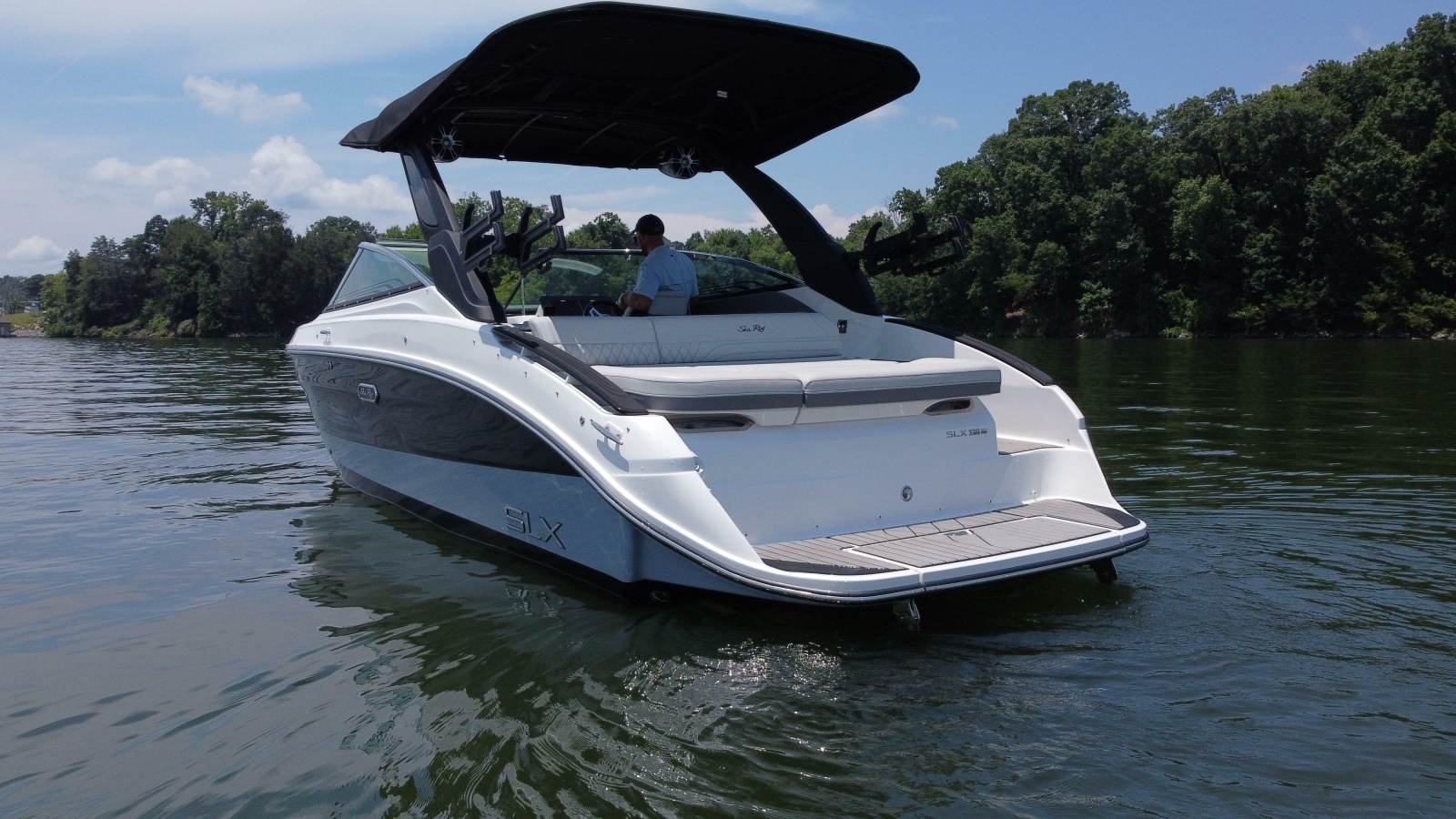 2023 Sea Ray SLX 260 Surf