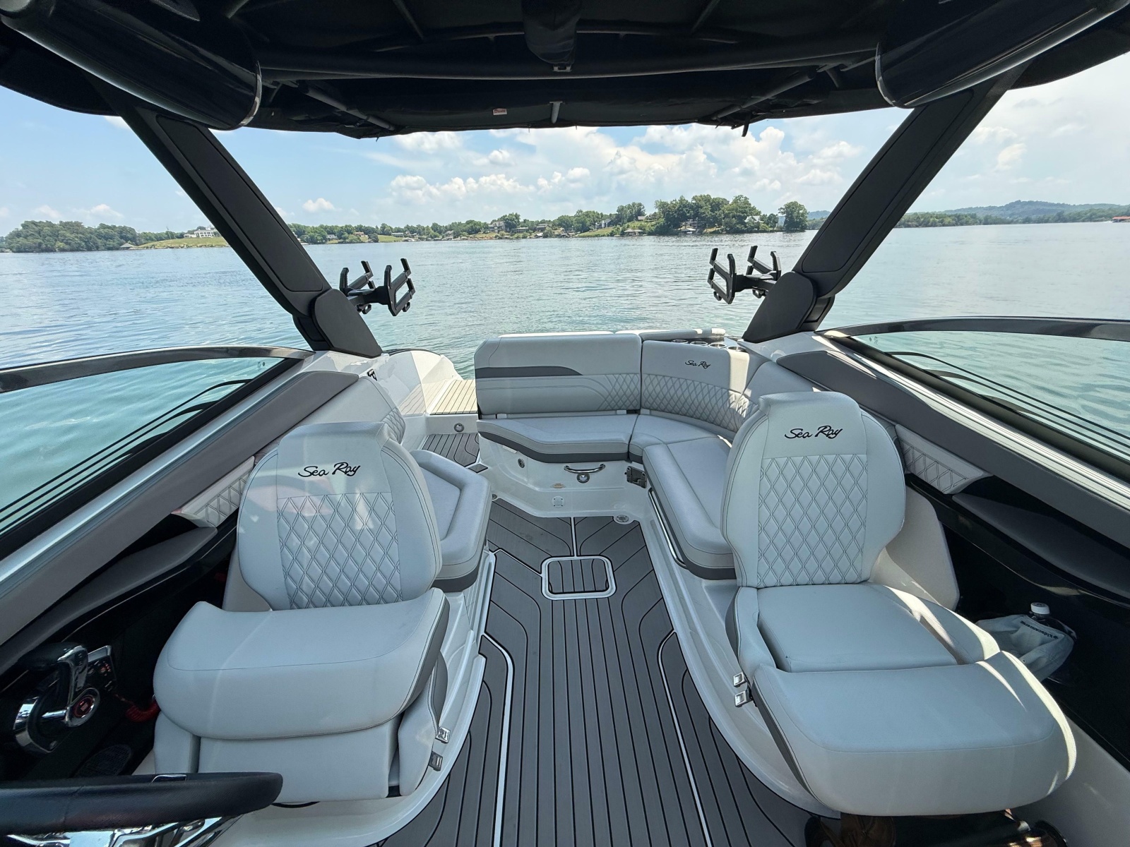 2023 Sea Ray SLX 260 Surf