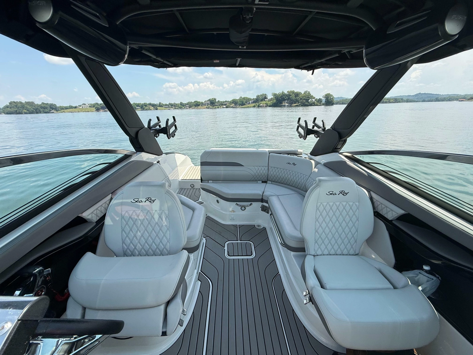 2023 Sea Ray SLX 260 Surf