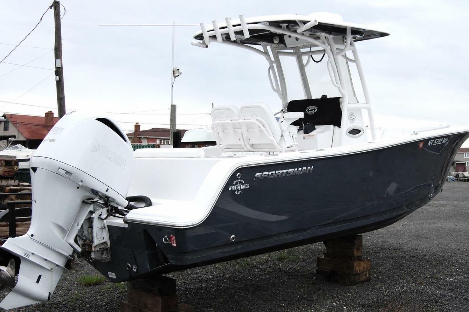 2023 Sportsman Open 242 Center Console