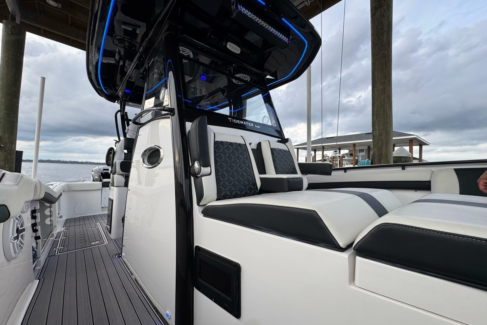 2023 Tidewater 320 CC Adventure