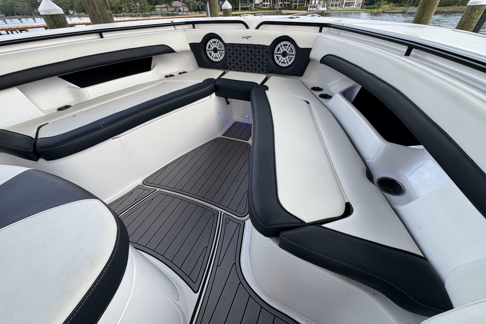 2023 Tidewater 320 CC Adventure