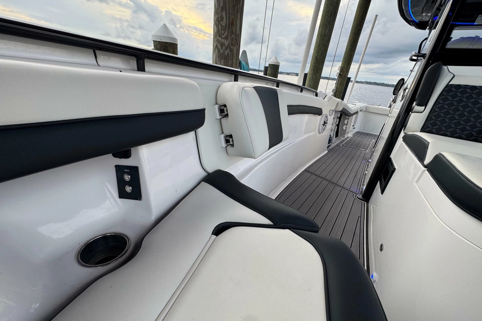 2023 Tidewater 320 CC Adventure