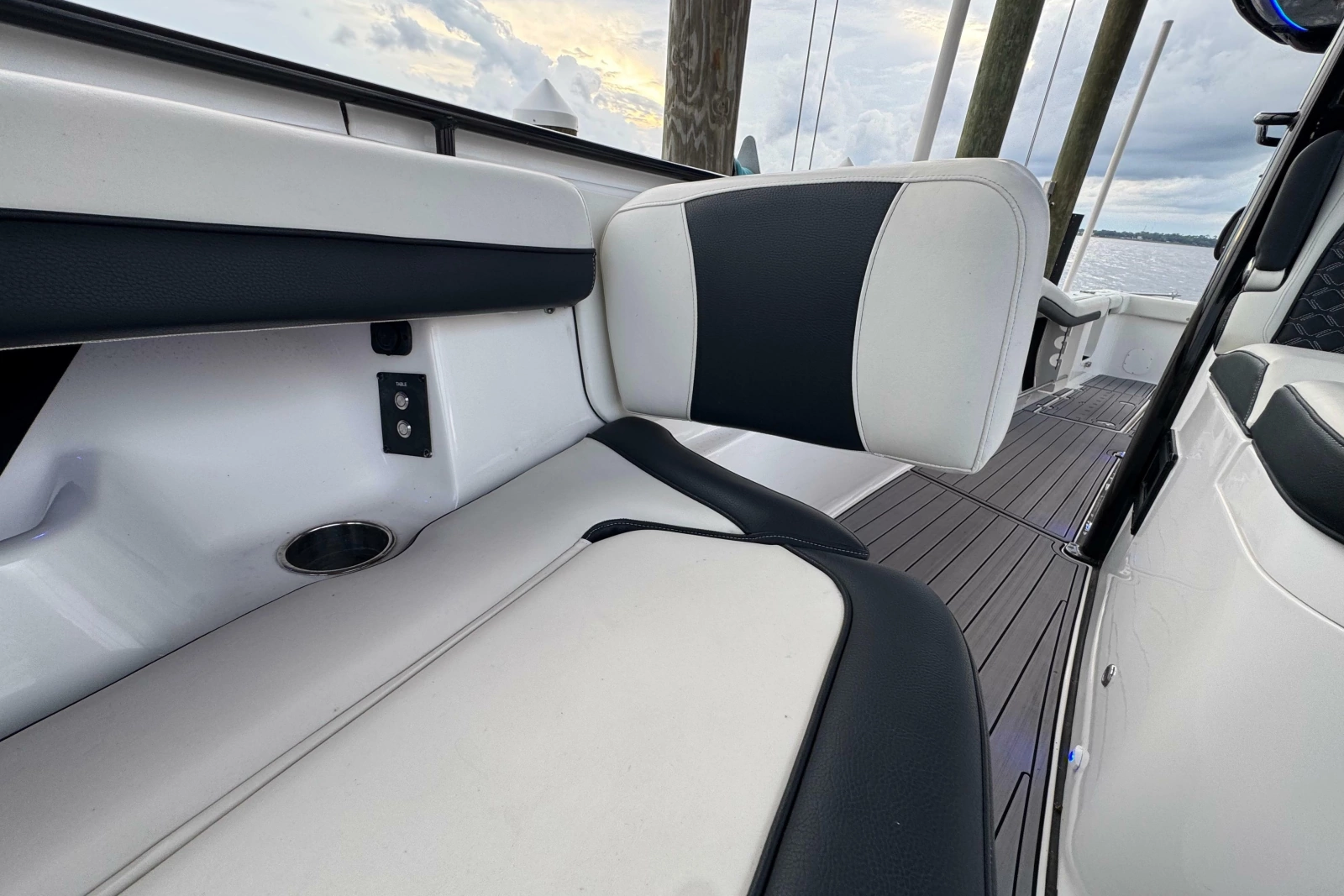 2023 Tidewater 320 CC Adventure