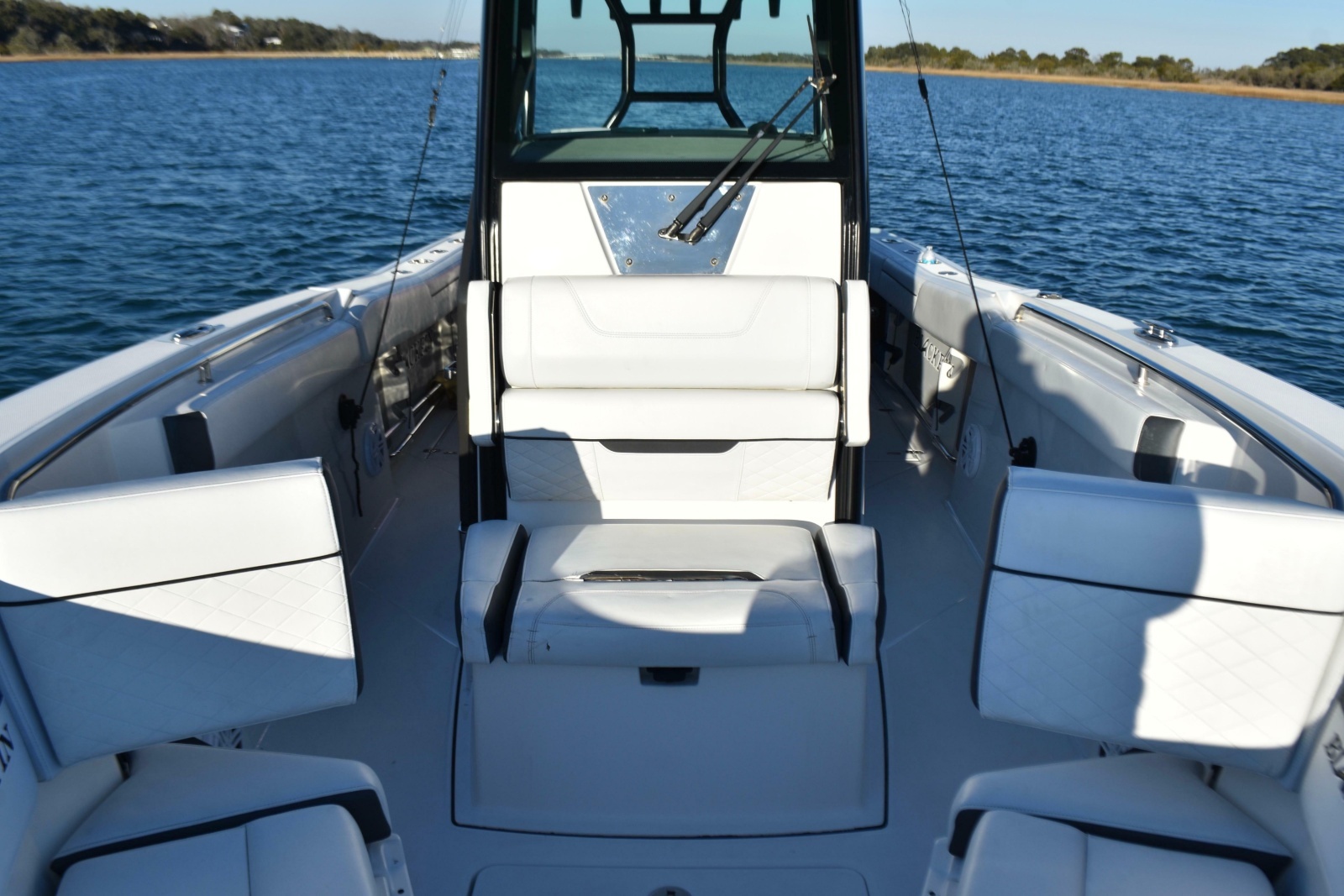 2022 Blackfin 272 CC