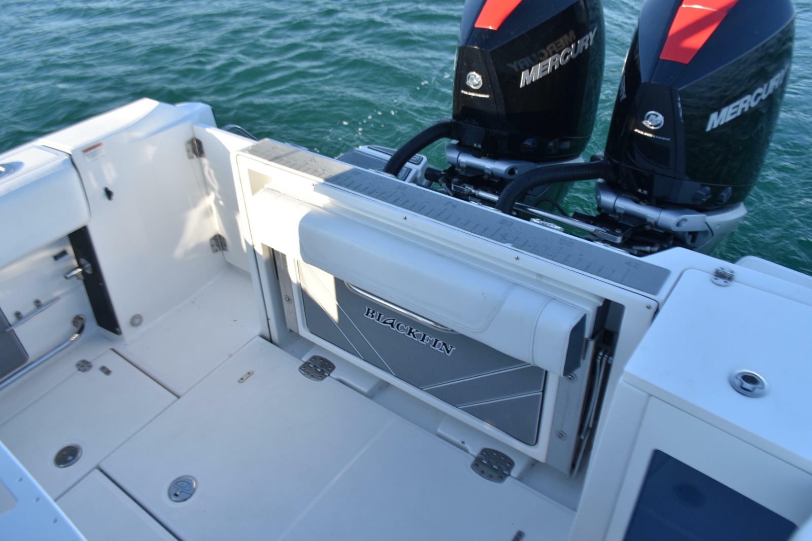 2022 Blackfin 272 CC