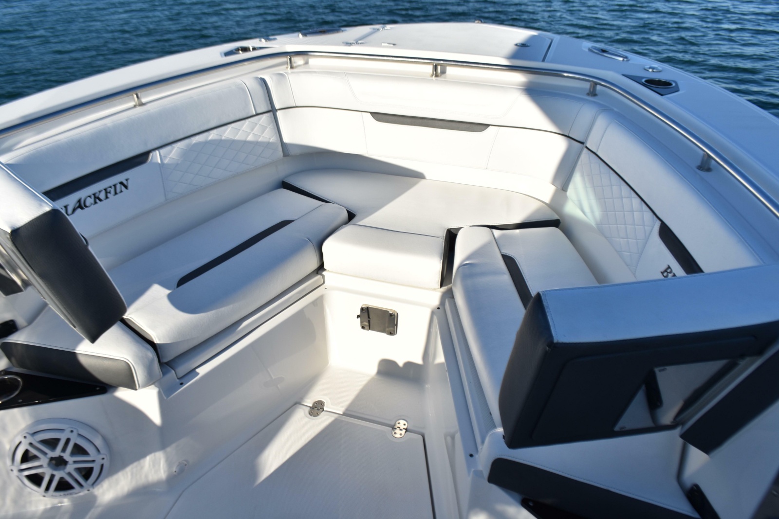 2022 Blackfin 272 CC