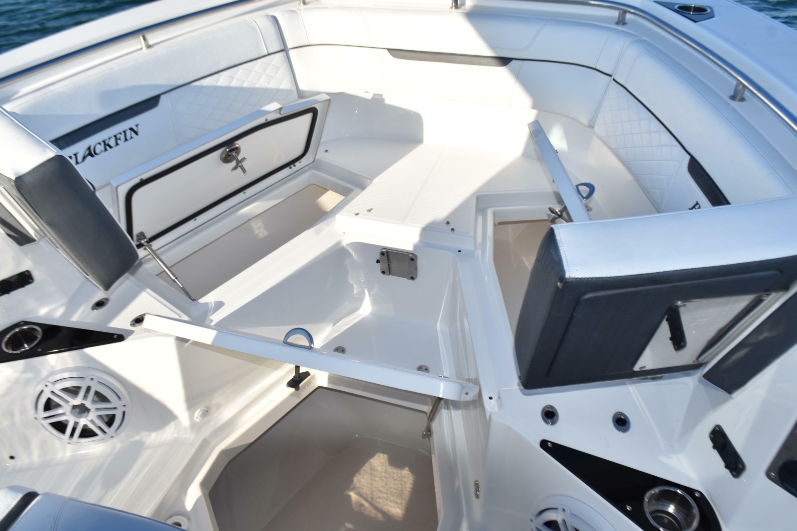2022 Blackfin 272 CC
