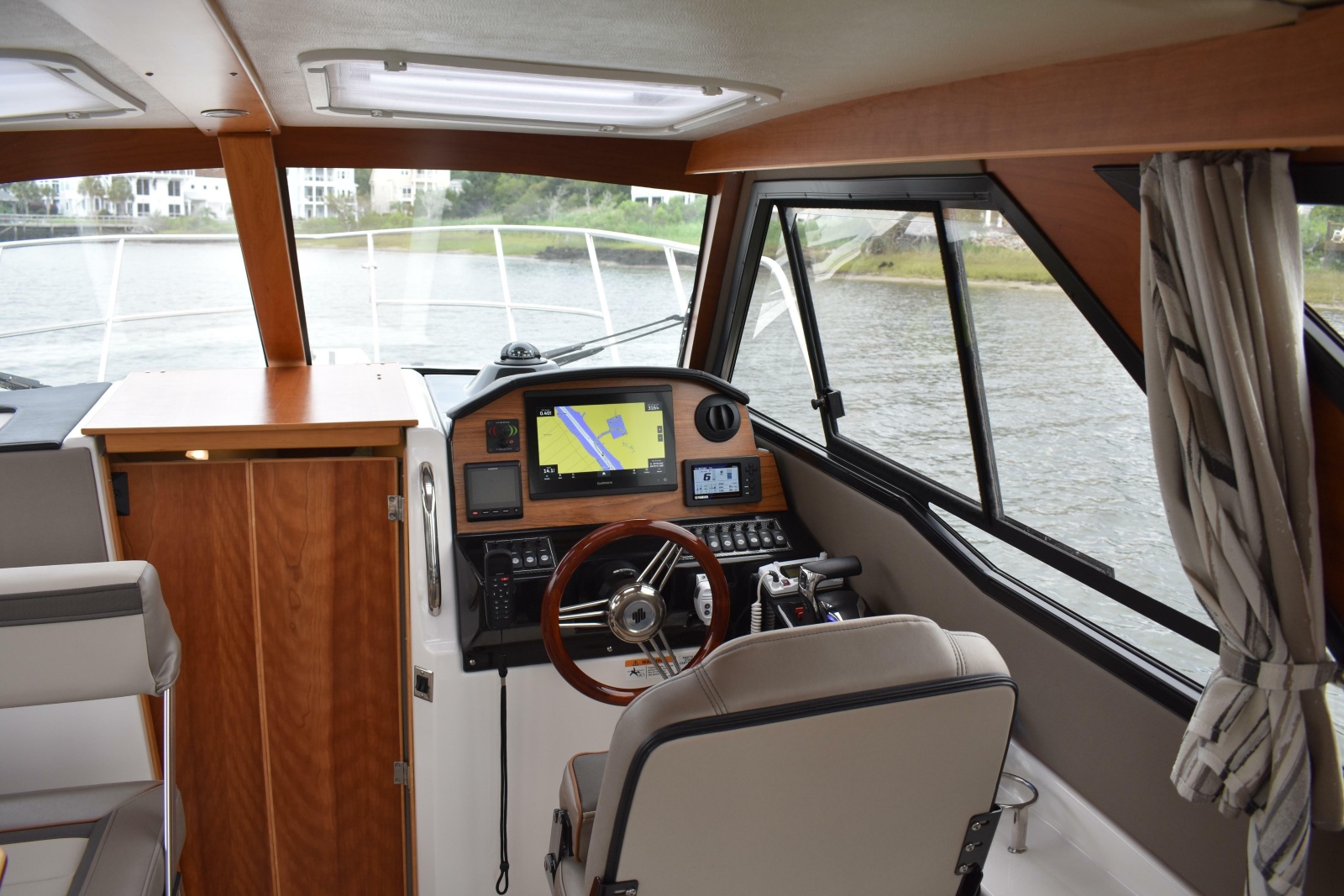 2022 Cutwater C-248 Coupe