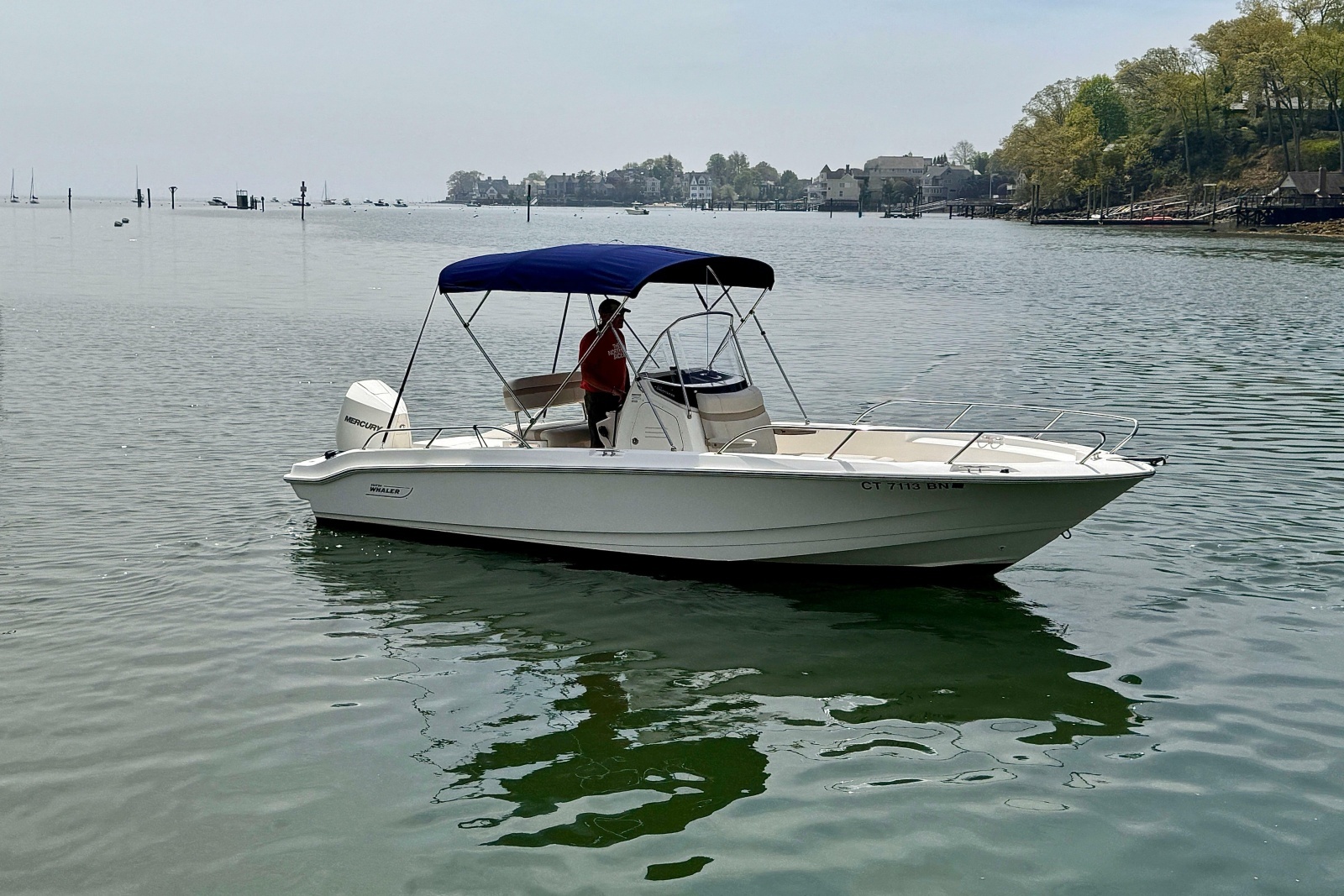 2022 Boston Whaler 220 Dauntless