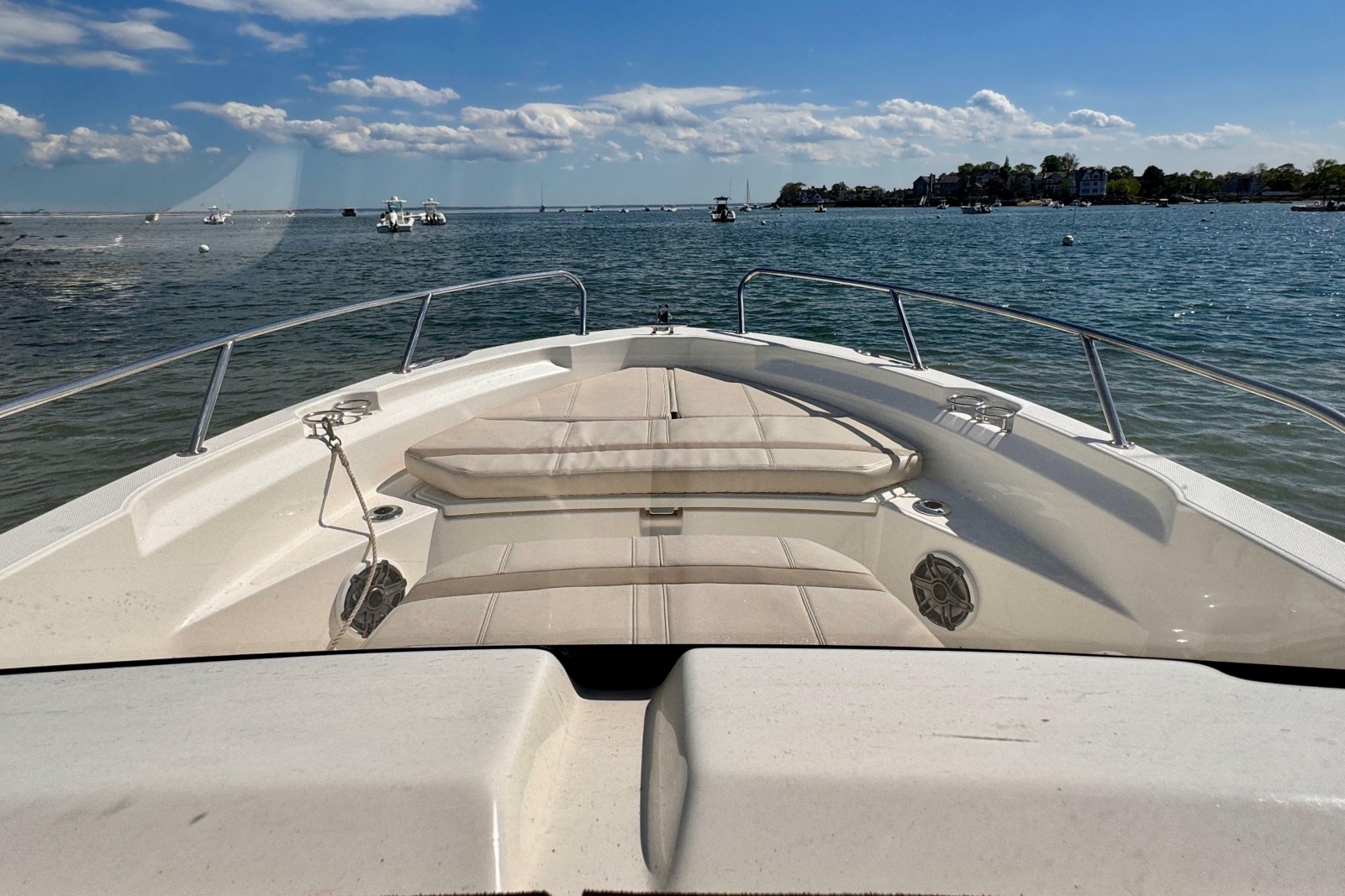 2022 Boston Whaler 220 Dauntless