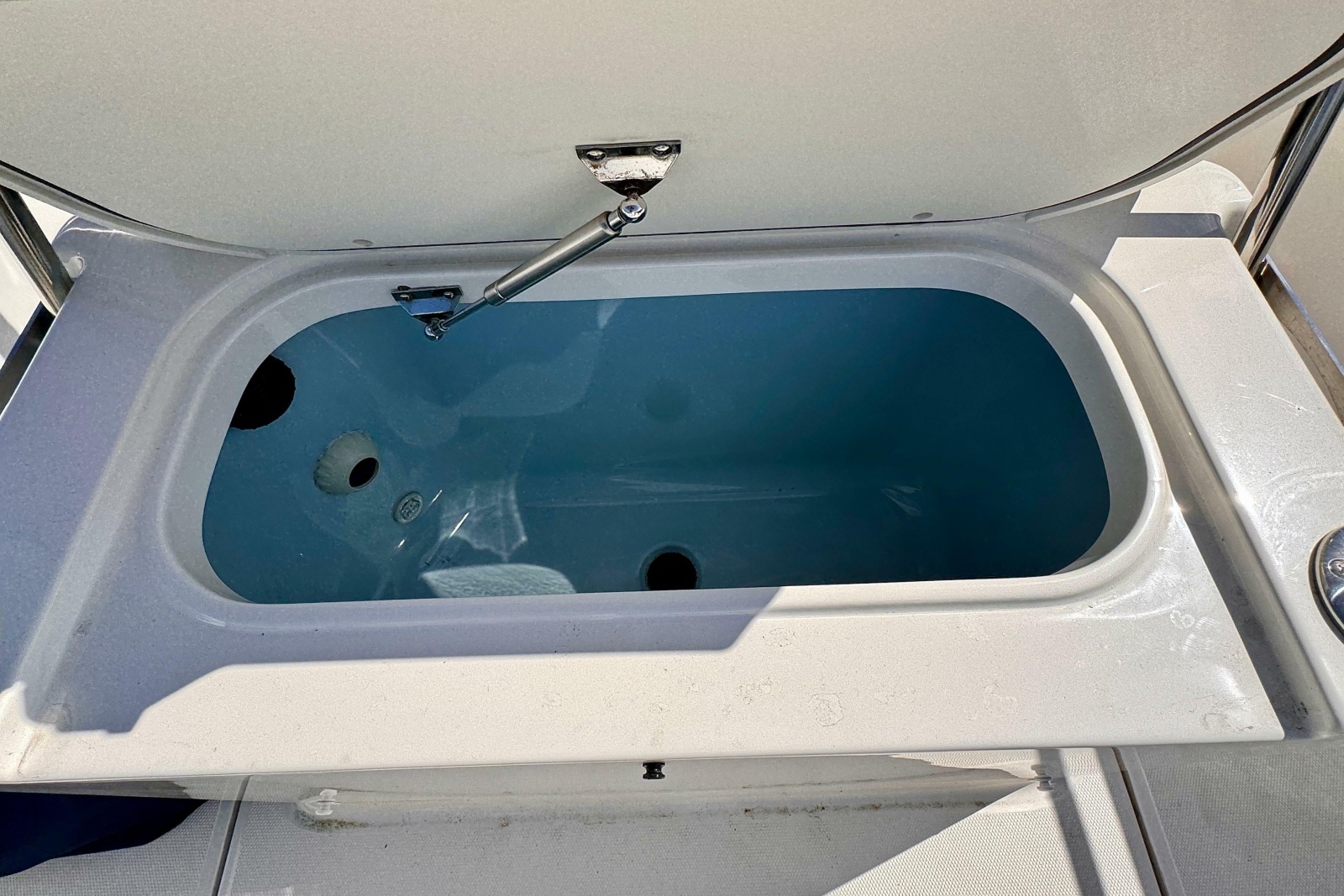 2022 Boston Whaler 220 Dauntless