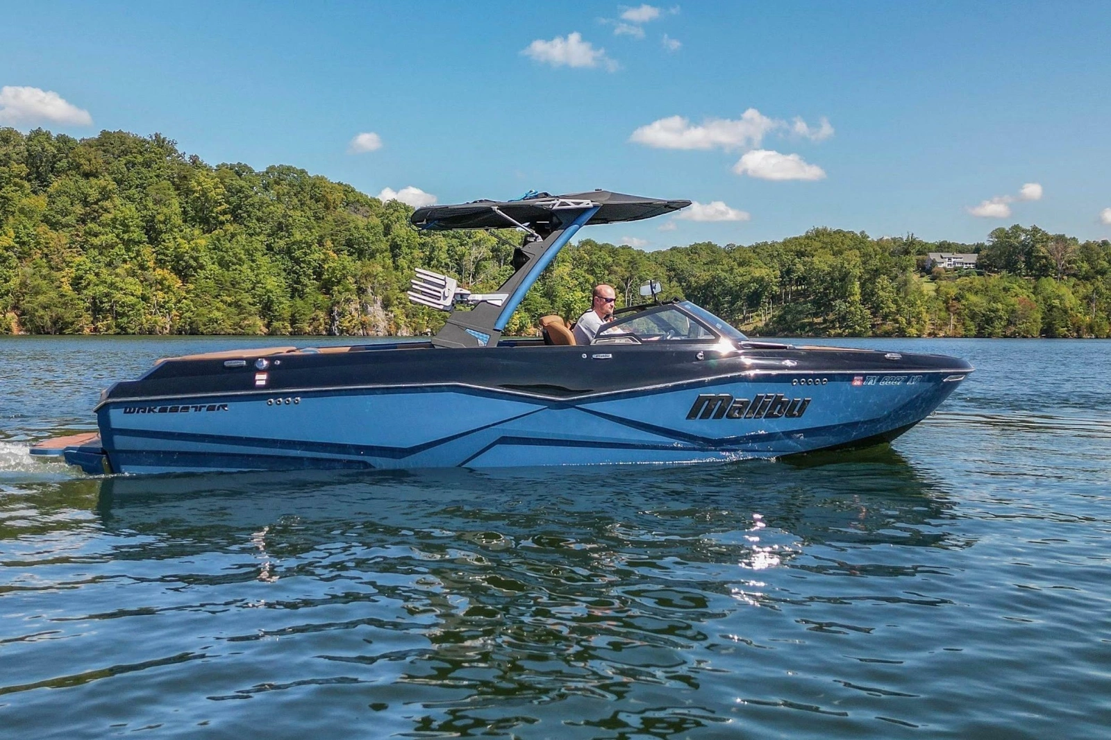 2022 Malibu Wakesetter 25 LSV