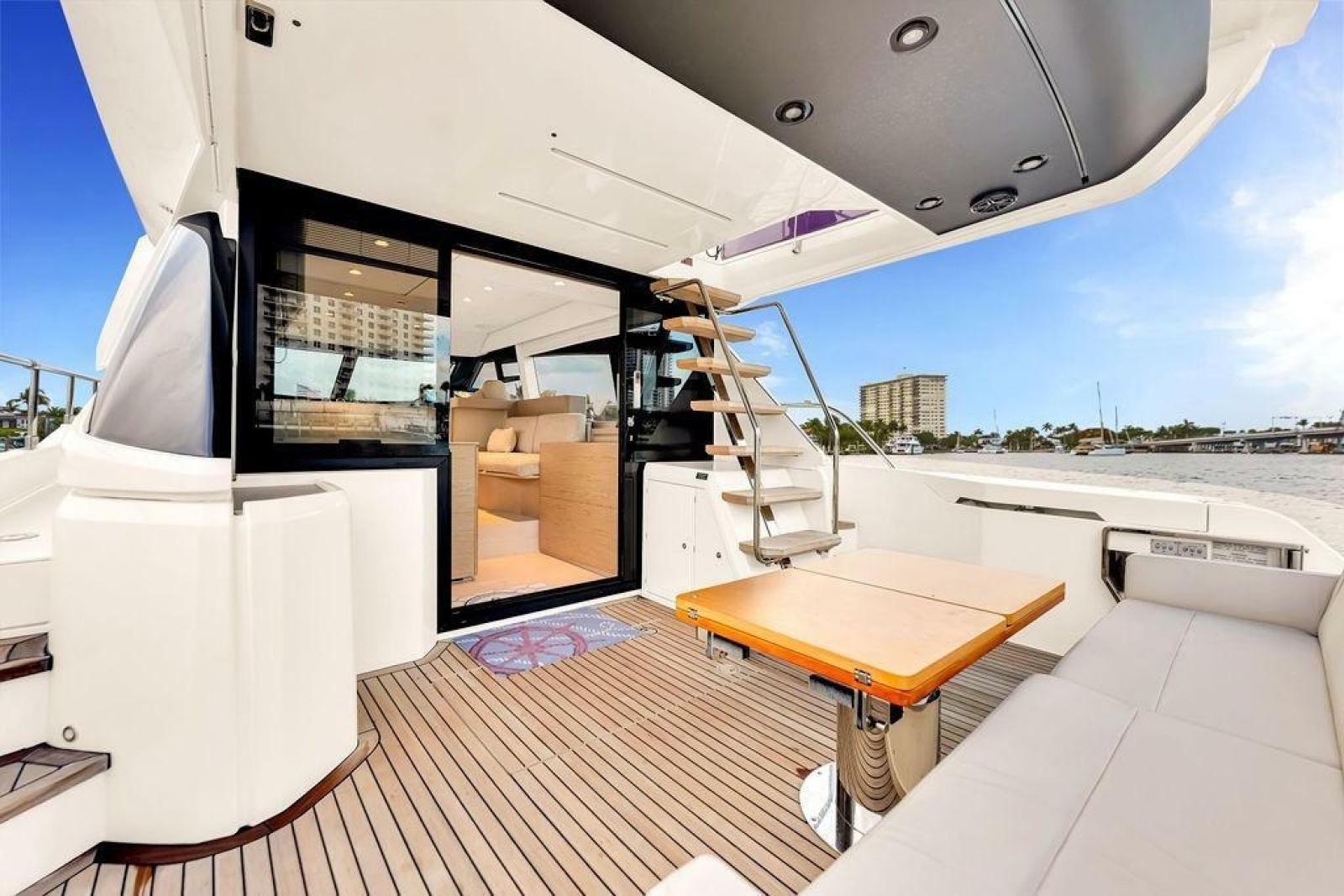 2021 Ferretti Yachts 500