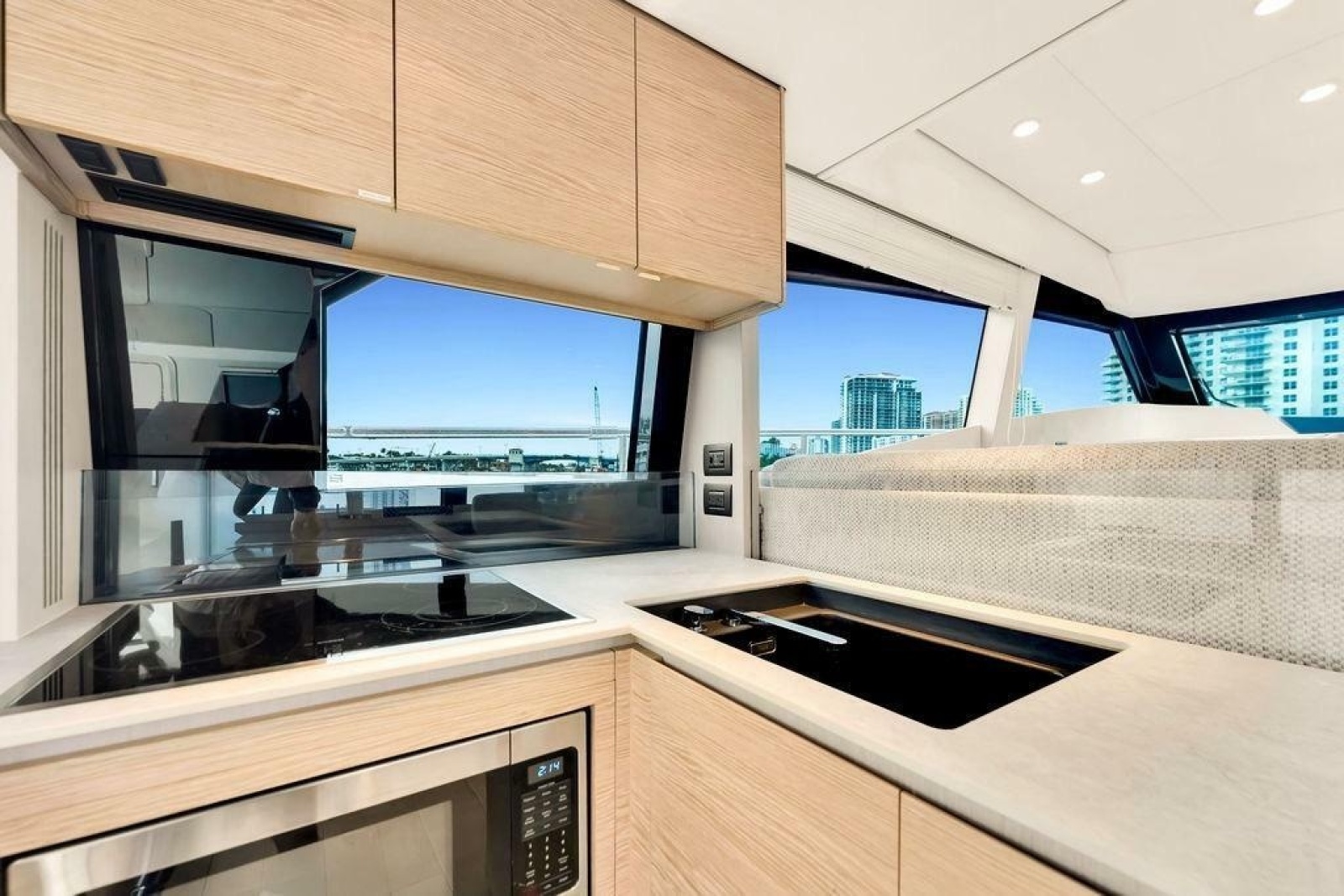 2021 Ferretti Yachts 500