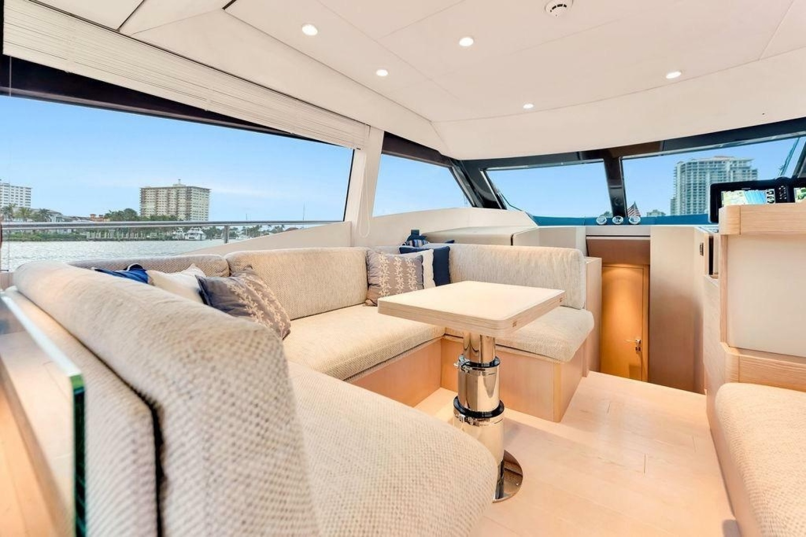 2021 Ferretti Yachts 500