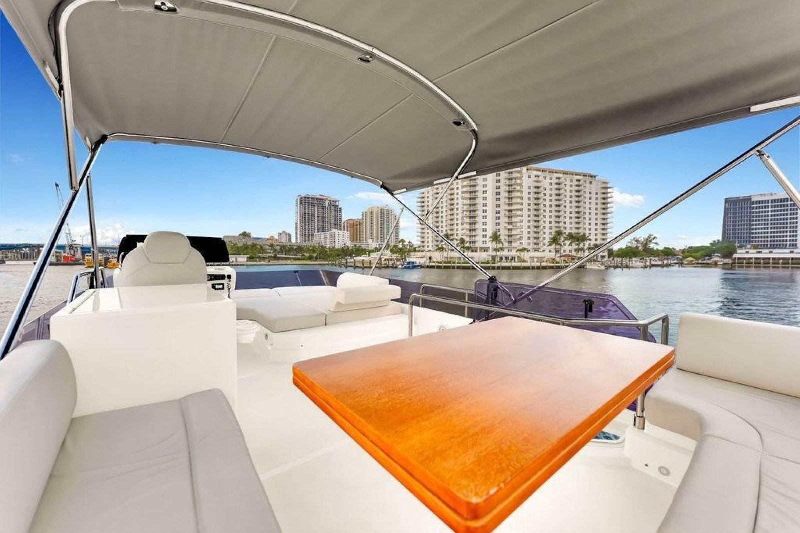 2021 Ferretti Yachts 500