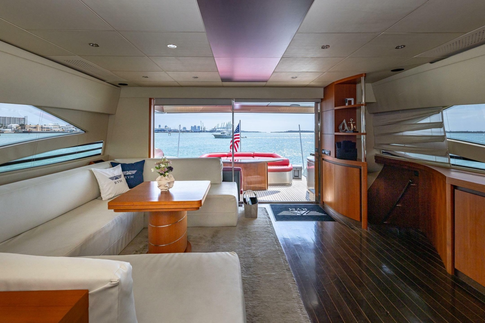 2008 Pershing 90