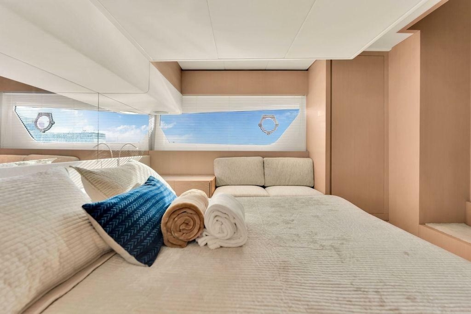2021 Ferretti Yachts 500