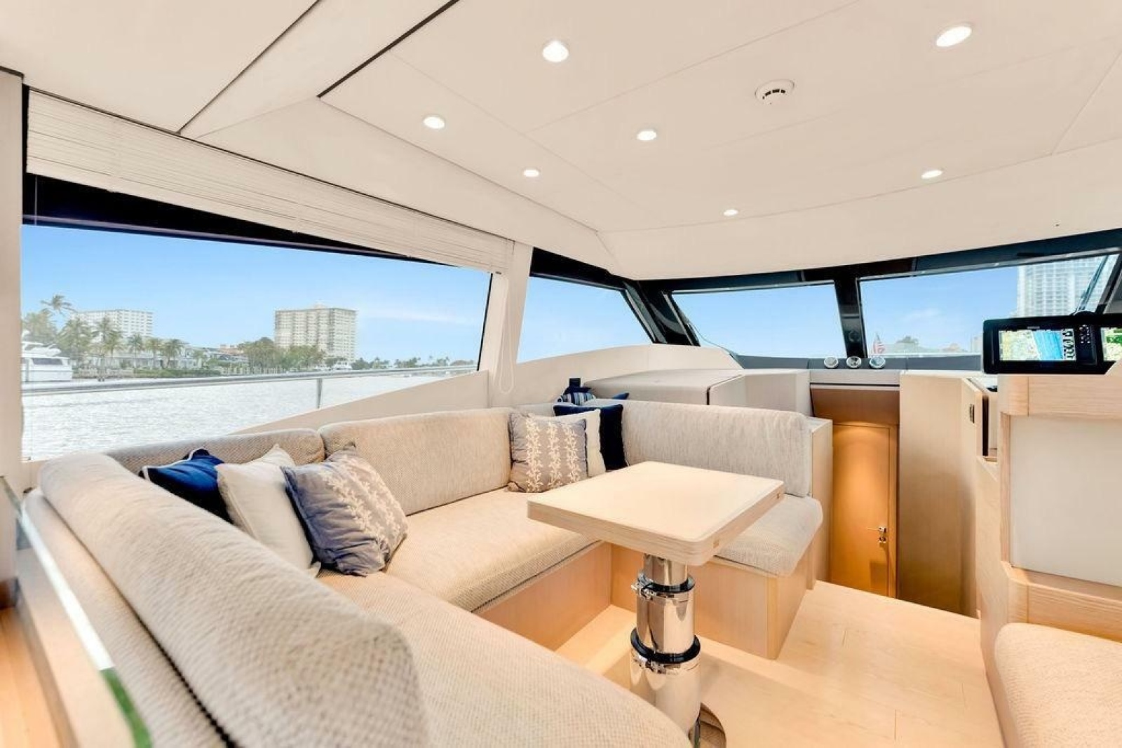 2021 Ferretti Yachts 500