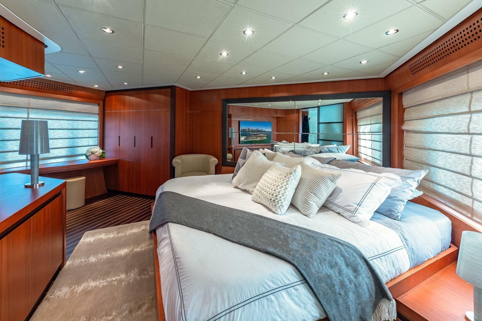 2008 Pershing 90