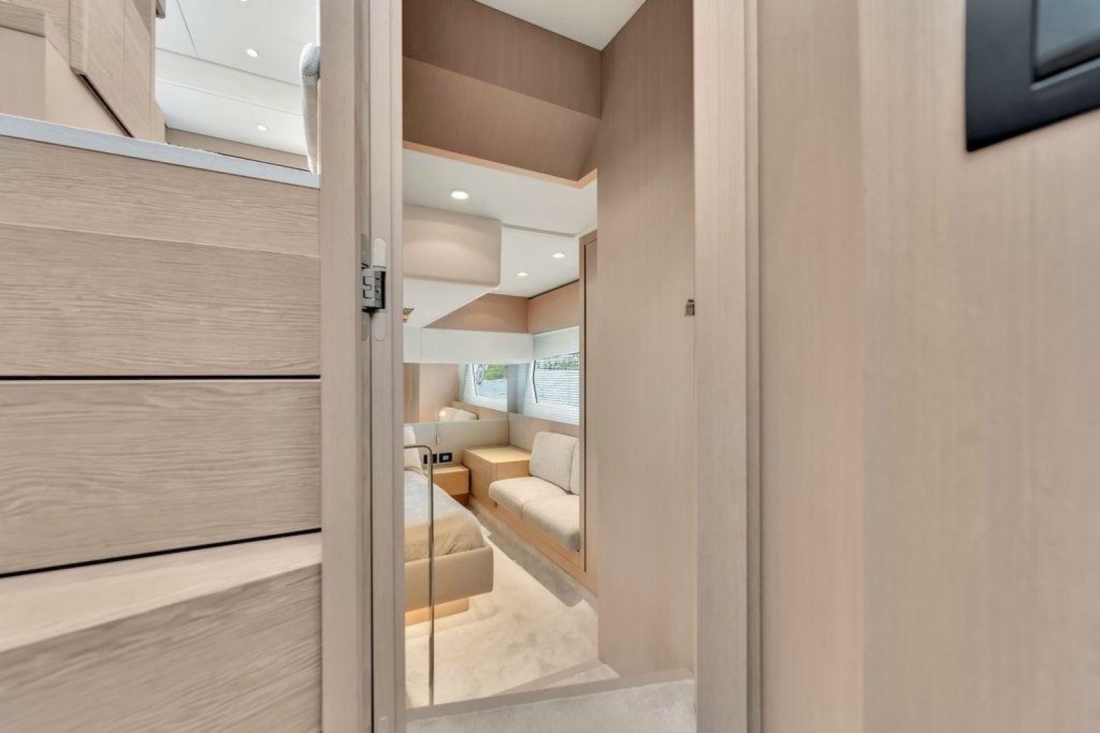 2021 Ferretti Yachts 500