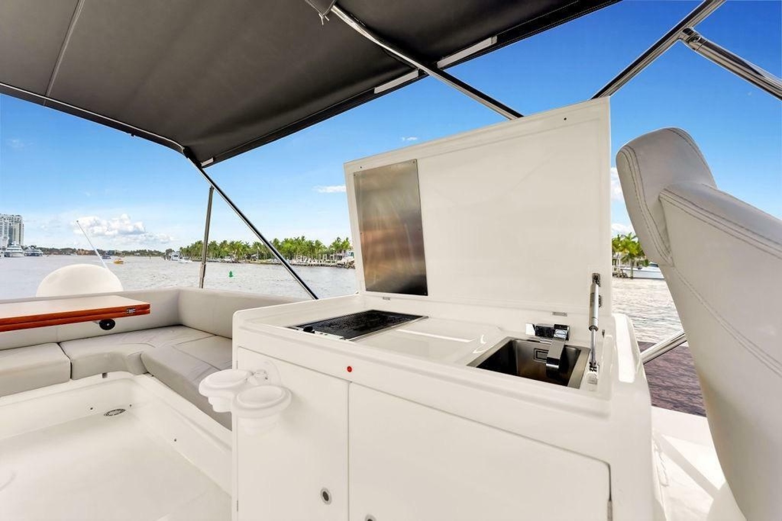2021 Ferretti Yachts 500