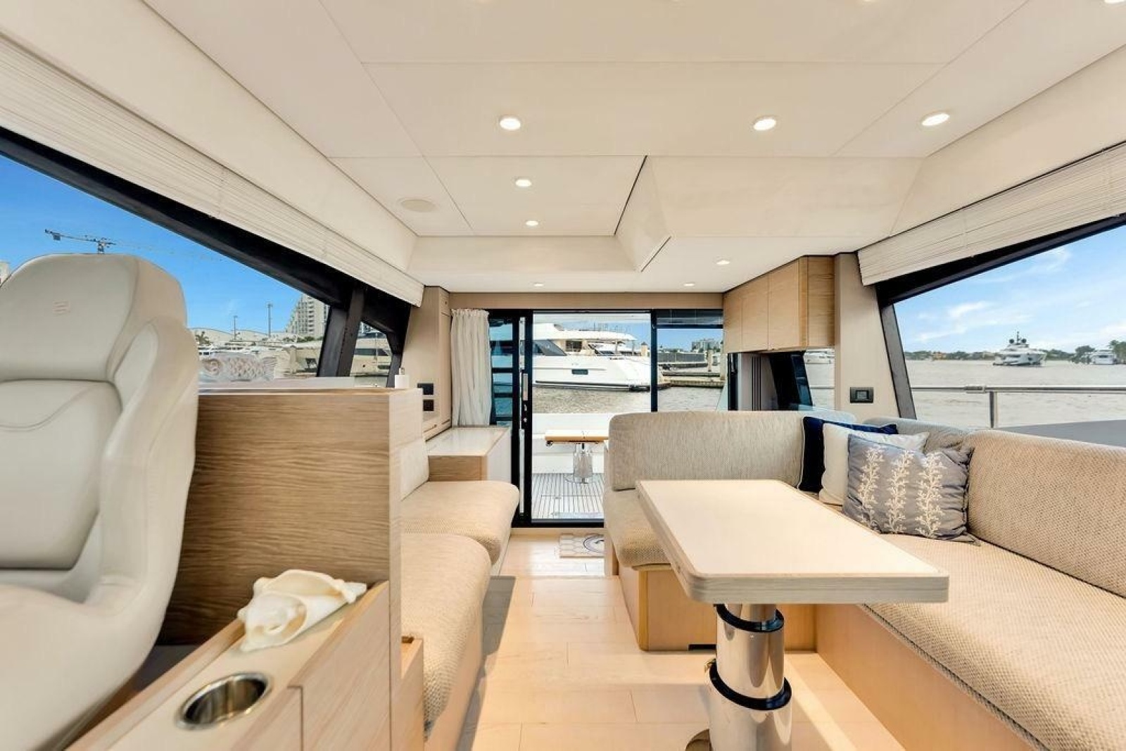 2021 Ferretti Yachts 500