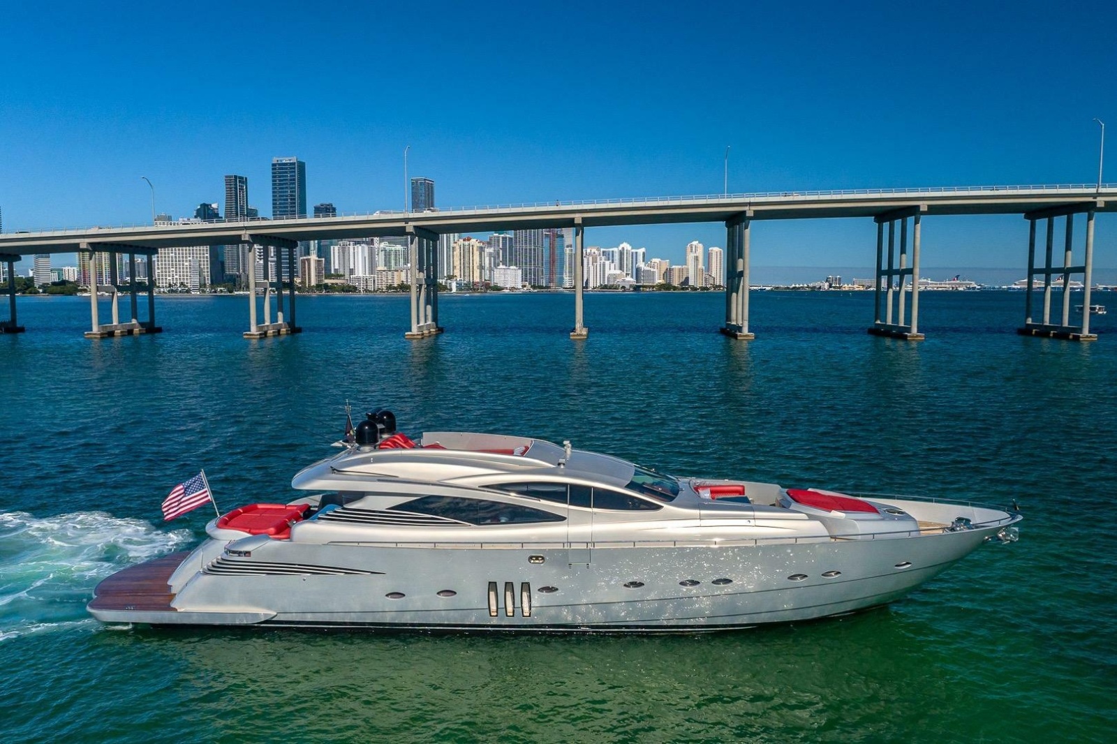 2008 Pershing 90