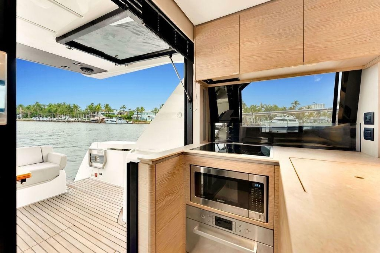 2021 Ferretti Yachts 500