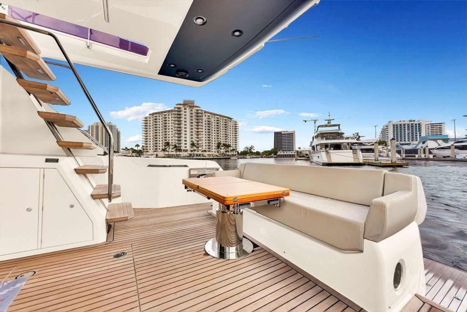 2021 Ferretti Yachts 500