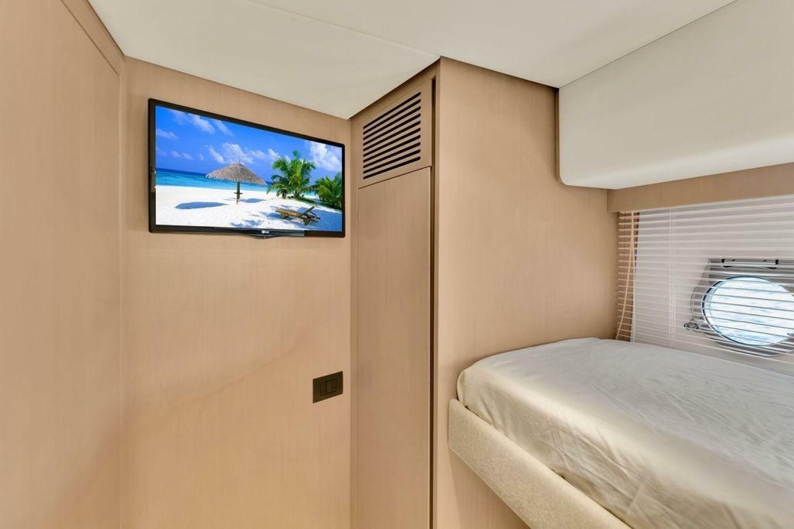 2021 Ferretti Yachts 500