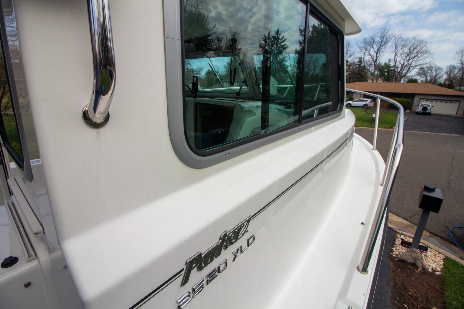2022 Parker 2520 XLD Sport Cabin