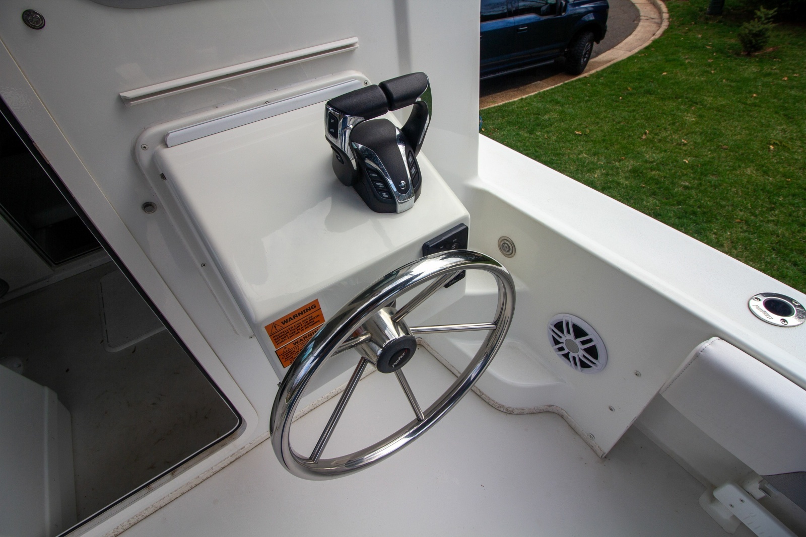 2022 Parker 2520 XLD Sport Cabin