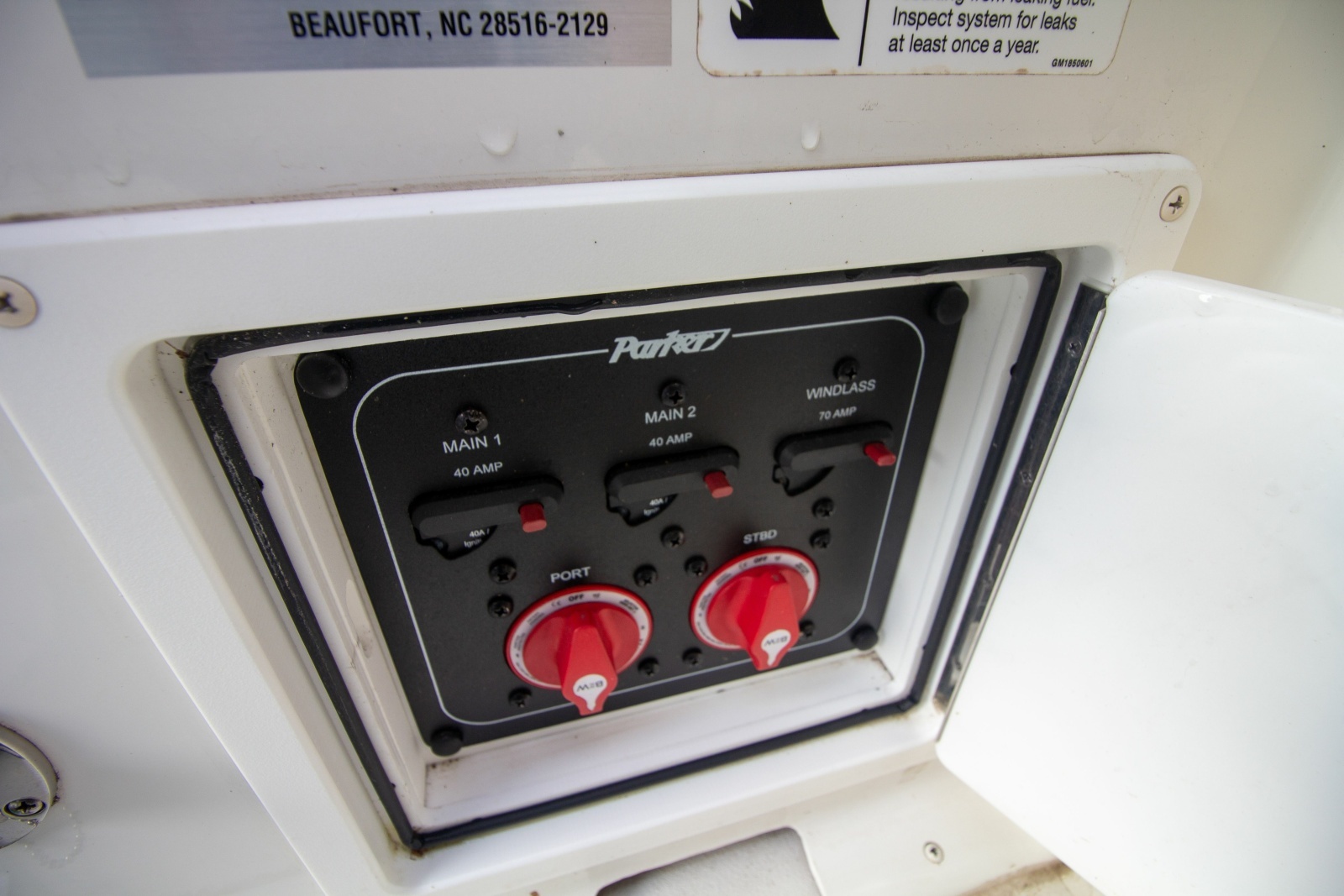 2022 Parker 2520 XLD Sport Cabin