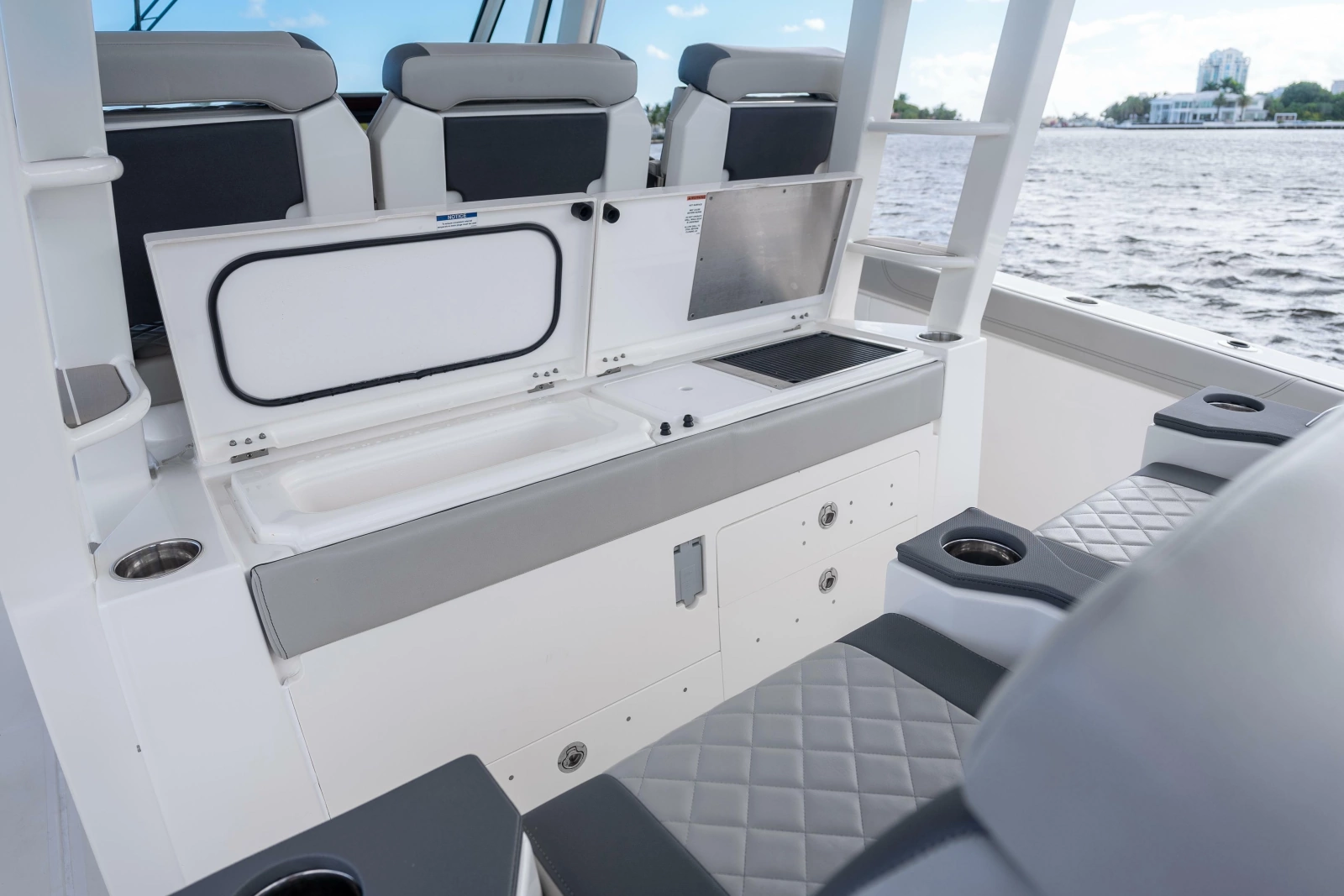 2022 Pursuit S 428 Sport