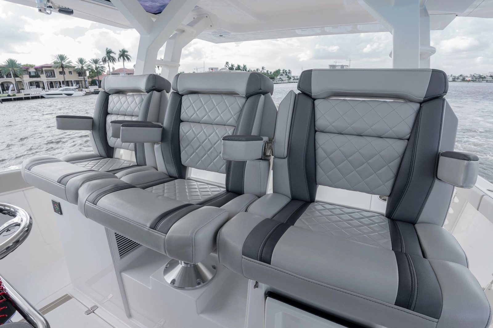 2022 Pursuit S 428 Sport