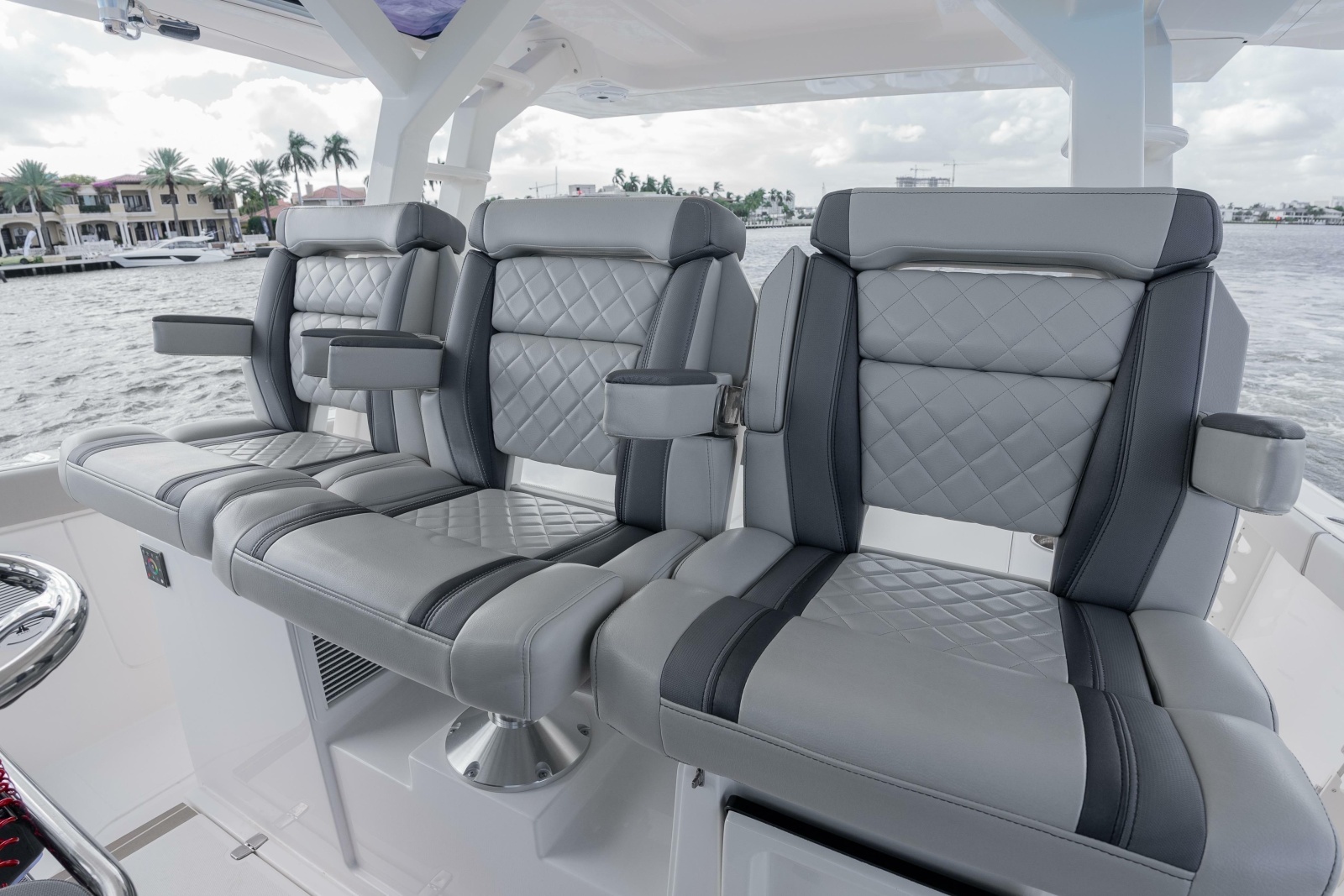 2022 Pursuit S 428 Sport