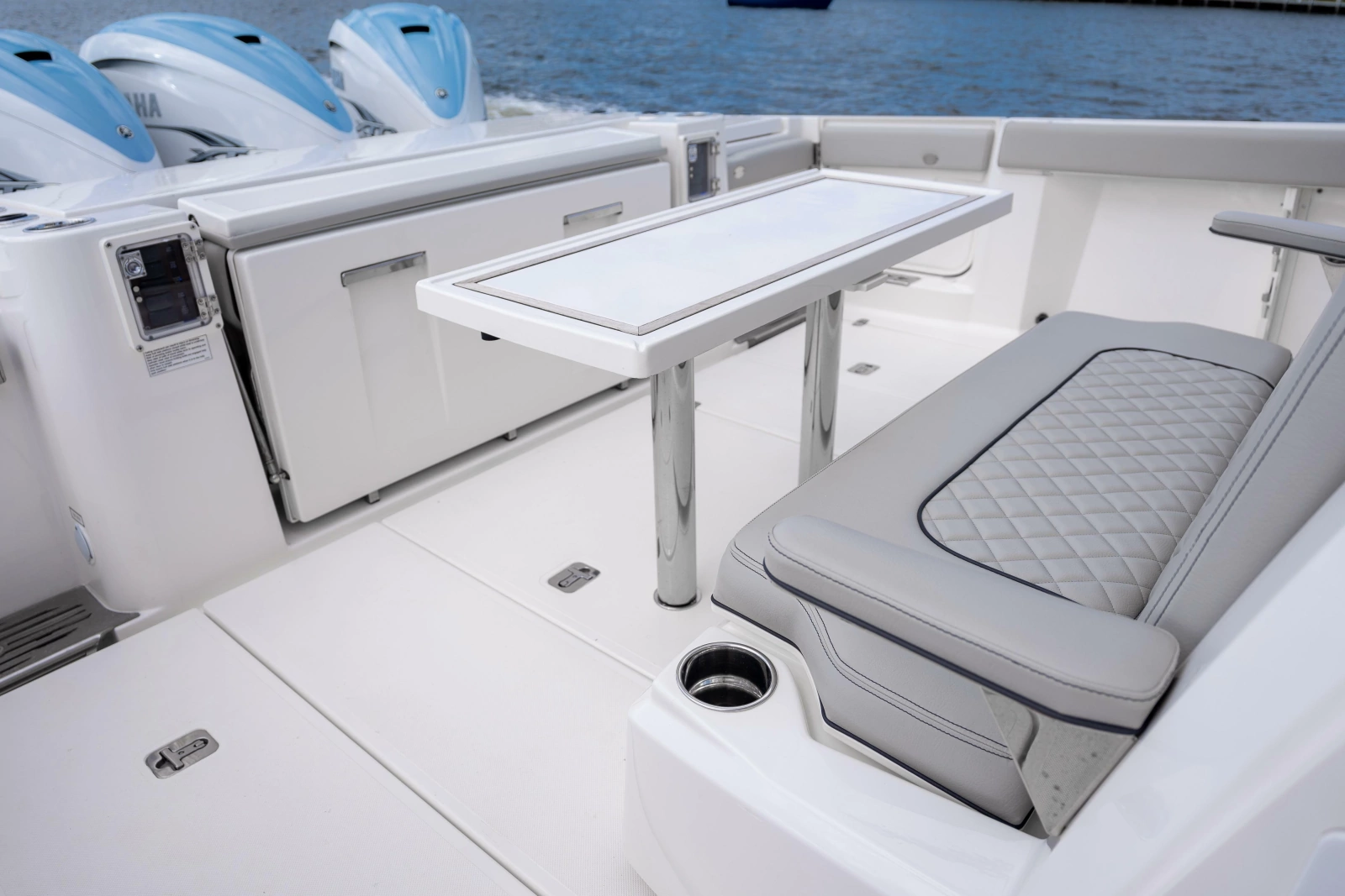 2022 Pursuit S 428 Sport